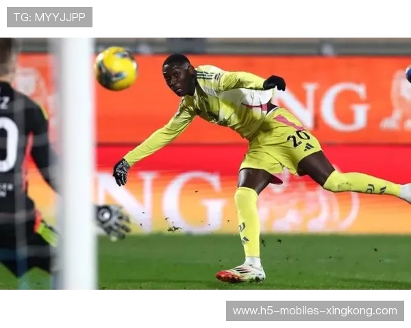 尤文中场的短传交换为前锋创造出了好时机