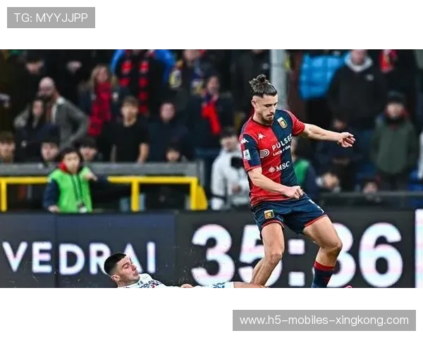 那不勒斯本土核心掌控比赛节奏，远射差点再度破门